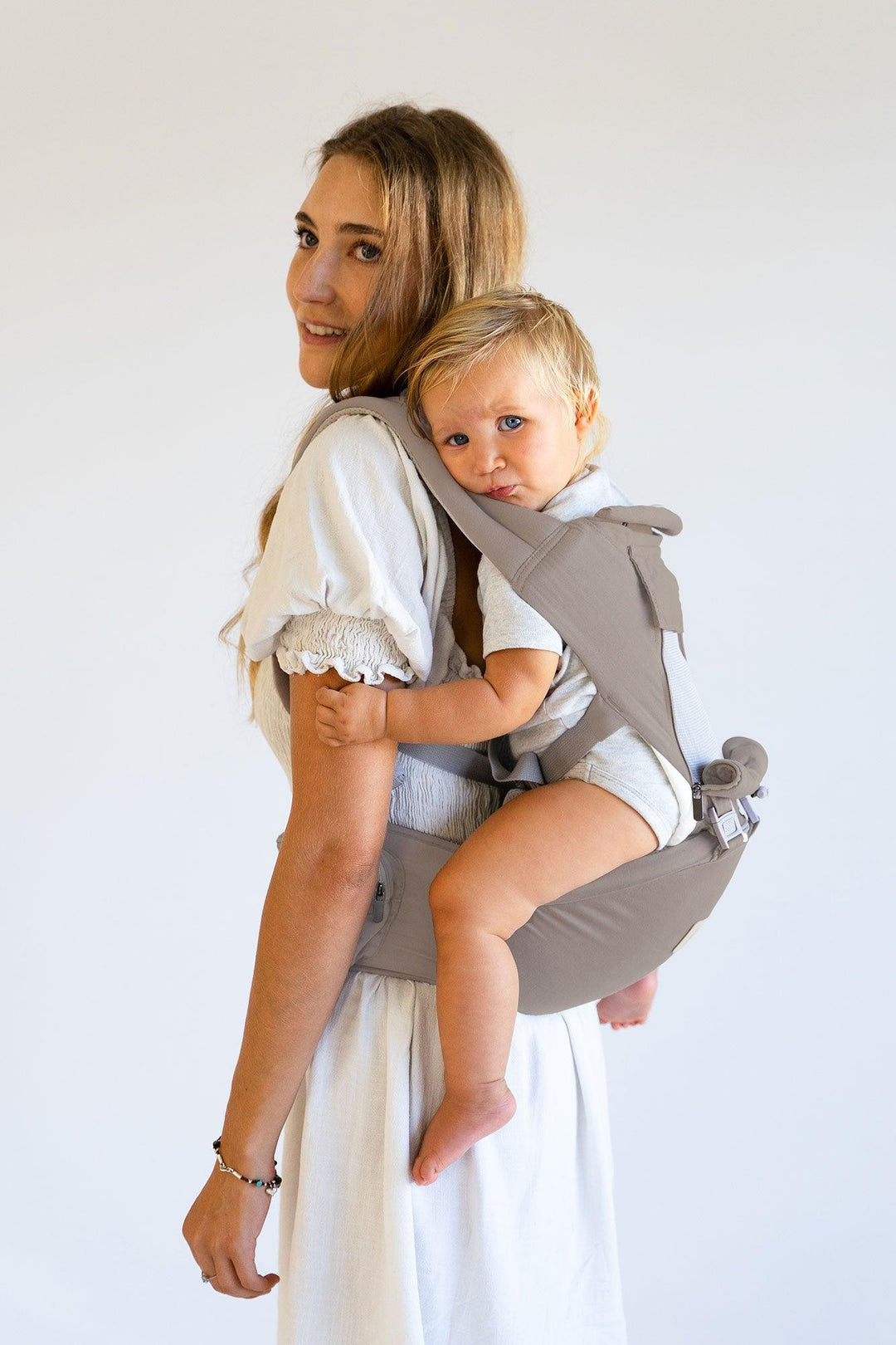 Baby Carrier with Hip Seat Bamboo – jinki - Main Image